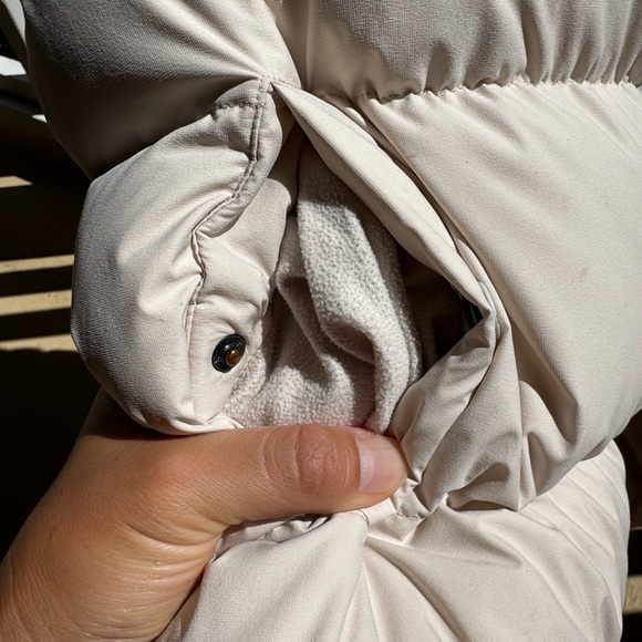 Aritzia TNA Super Puff Cream Jacket - Picture 11 of 16